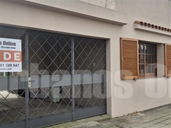 Venta de casa de 4 dormitorios en el centro de Tarariras - Ref. 6312