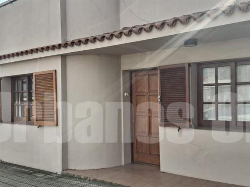 Venta de casa de 4 dormitorios en el centro de Tarariras - Ref. 6312 - foto 3