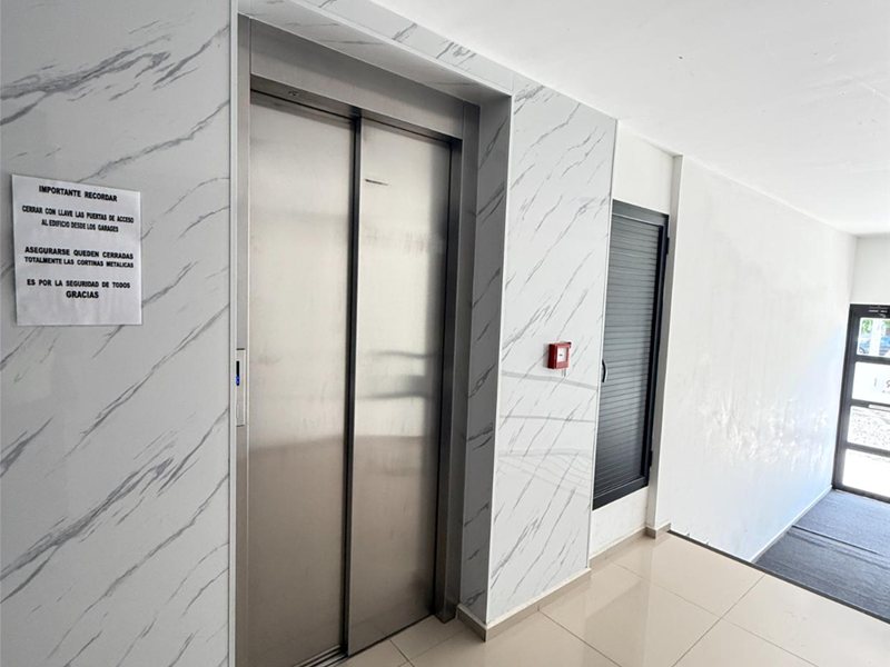 Alquiler Anual de Apartamento de 2 dormitorios - Cochera - Parrillero - Atlántida - foto 2