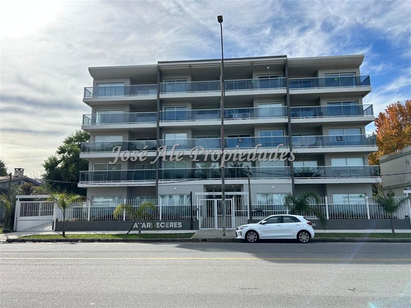 EN ALQUILER NUEVO PRECIO!!! APARTAMENTO DE 2 DORMITORIOS A ESTRENAR FRENTE A LA RAMBLA Y PLAYAS DE COLONIA. - foto 2