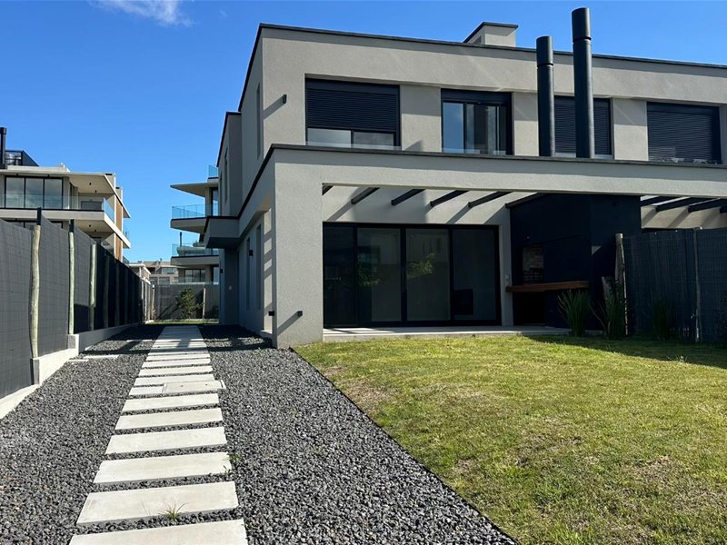 venta casa barrio parques 4 dormitorios - foto 2