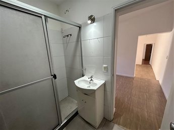 Alquiler apartamento planta baja, gran patio, cocina definida, Próximo Católica, impecable La Blanqueada - foto 7