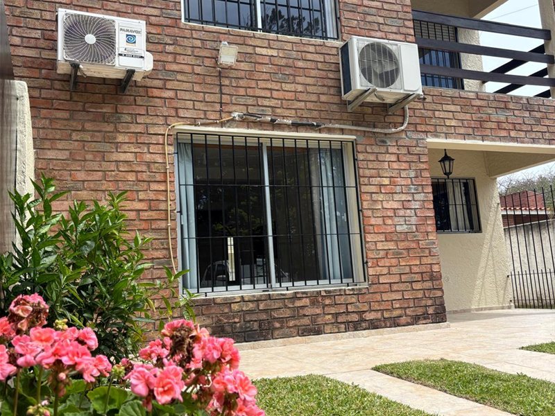 RECOMENDABLE RESIDENCIA EN DOBLE NIVEL A METROS DEL MAR 3 dormitorios 2 baños San José de Carrasco Alquiler Ciudad de la Costa - foto 2