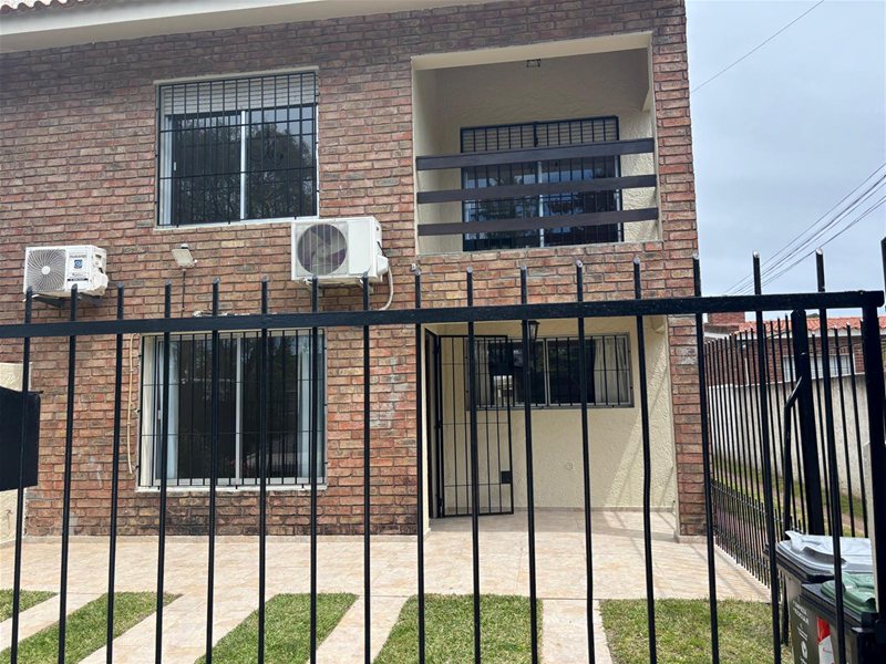 RECOMENDABLE RESIDENCIA EN DOBLE NIVEL A METROS DEL MAR 3 dormitorios 2 baños San José de Carrasco Alquiler Ciudad de la Costa - foto 3