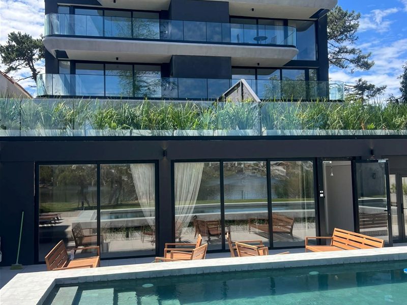 PARQUE MIRAMAR Americas Village Venta Apartamento 1 Dormitorio en 1er piso lateral, terrazas, finas terminaciones, AMENITIES: Barbacoa con parrillero, Piscina, Beneficios fiscales - foto 3