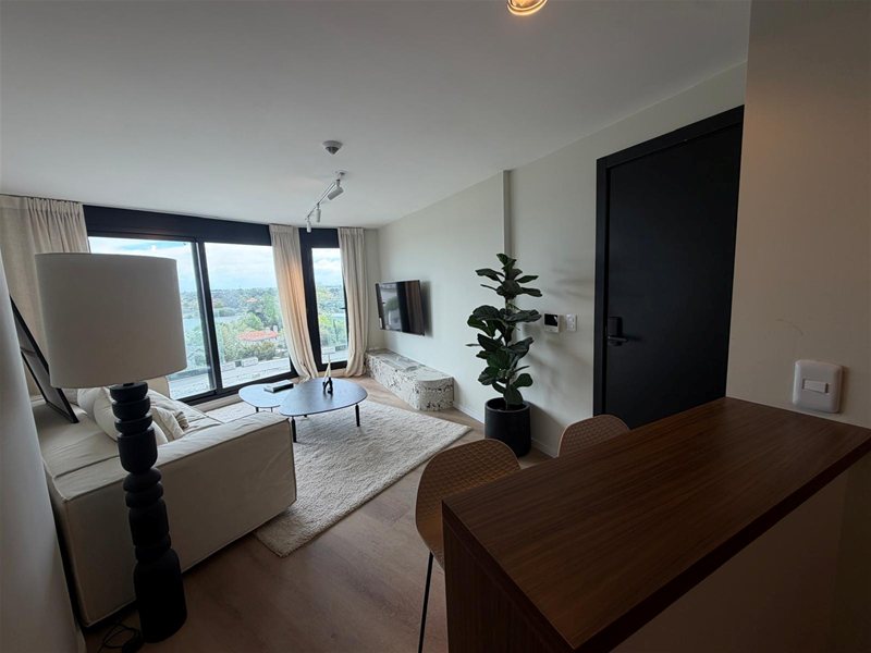 CARRASCO ESTE Venta apartamento 3 Dormitorios, vista al lago, muy luminoso, finas terminaciones, Garaje, AMENITIES: Barbacoa con parrillero, Cowork, Beneficios fiscales, Entrega Febrero 2027 - foto 3
