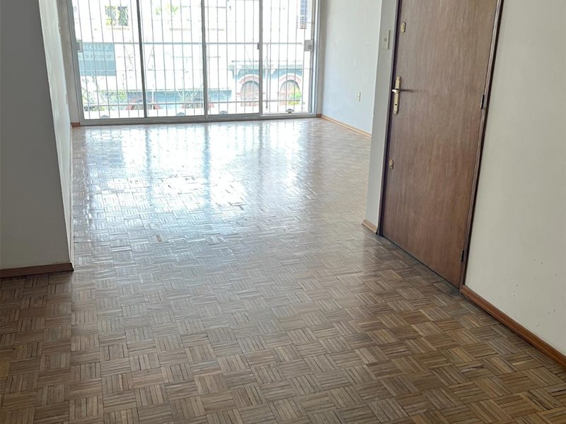 VENTA APARTAMENTO PUNTA CARRETAS 3 DORMITORIOS TERRAZAS GARAJE LOSA CENTRAL BAJOS GASTOS COMUNES. - foto 2