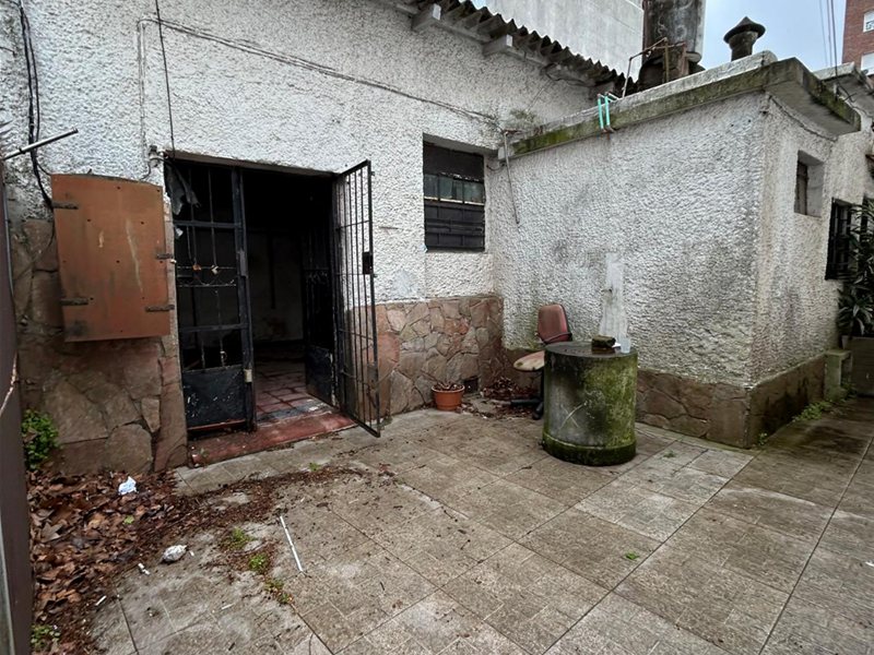 Venta padrón 332 m2 terreno, 9 mts frente, 3 casas, 3 cocheras ideal inversores o constructores La Blanqueada Cornelio Cantera - foto 3