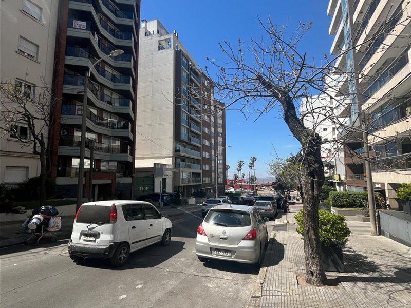 VENTA APARTAMENTO PUNTA CARRETAS MONOAMBIENTE KITCHENETTE PLACARES,MODERNO EDIFICIO CASI MAR Y  AMENITIES. - foto 1