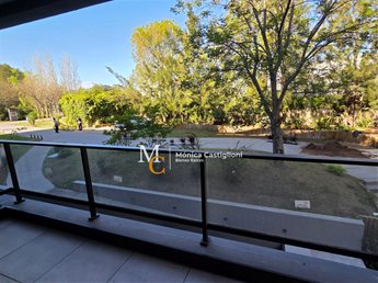 Apartamento en Carrasco Barrios con Seguridad