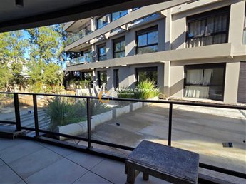 Apartamento en Carrasco Barrios con Seguridad