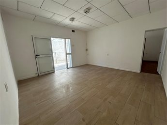 Alquiler apartamento planta baja, gran patio, cocina definida, sin gastos comunes Próximo Católica, impecable La Blanqueada - foto 4