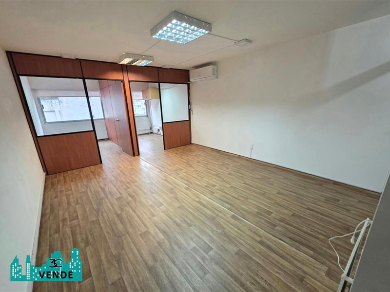 VENTA!! ATENCION EMPRESAS O INVERSORES PARA RENTA!! GRAN OFICINA DE 42M2 EN NOVENO PISO! A PASOS DE AV 18 DE JULIO! CENTRO! - foto 2