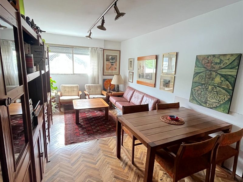 VENTA APARTAMENTO CENTRO MUY BIEN UBICADO 3 DORMITORIOS AMPLIOS LIVING COMEDOR COCINA PLACARES.MUY SOELADO! - foto 1