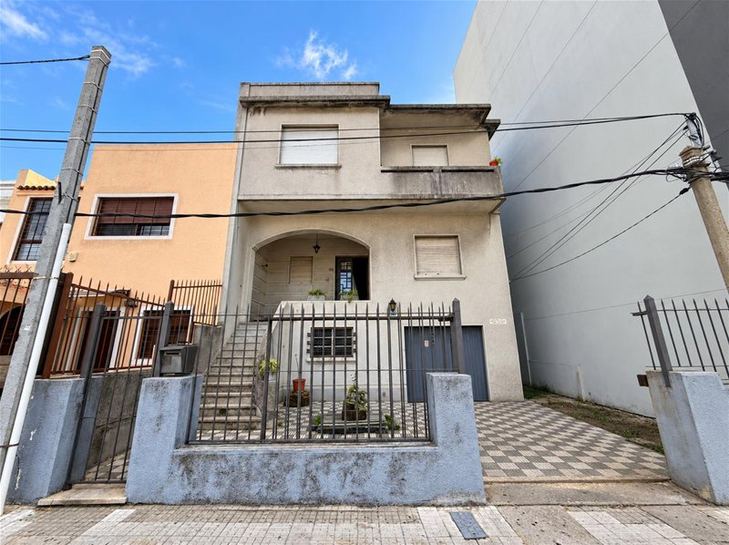 Hermosa casa en pleno pocitos con fondo y barbacoa - foto 1