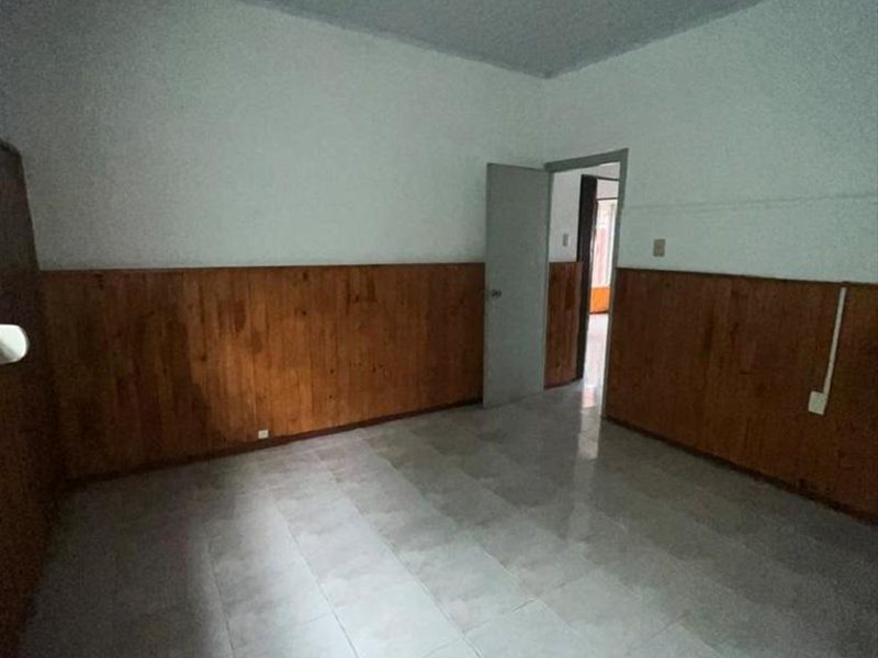 Casa 2 Dormitorios, Zona céntrica en Las Piedras. - foto 3