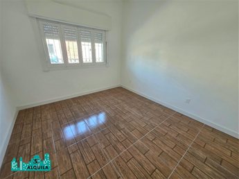 ALQUILA! GRAN CASA DE 3 DORMITORIOS CON GARAGE! PATIO CON PARRILLERO! LA TEJA!! - foto 7