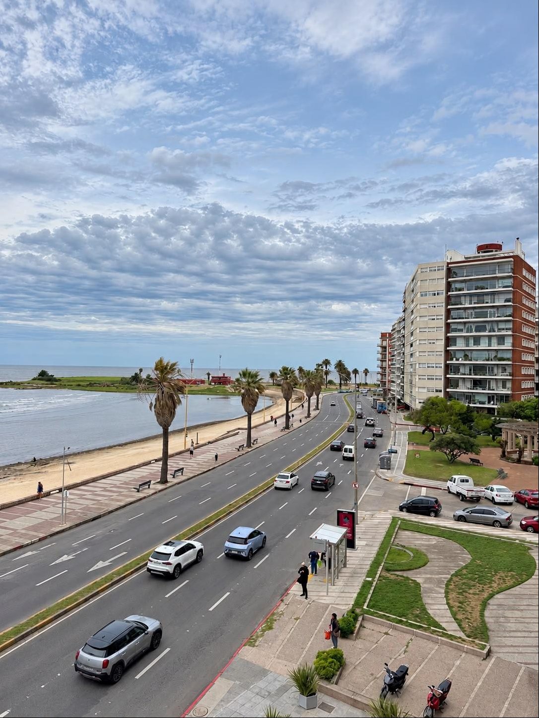 APARTAMENTO DE 2 DORMITORIOS FRENTE AL MAR – RAMBLA DE POCITOS · Foto 2