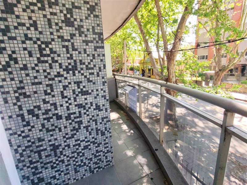 Alquiler apartamento de 1 dormitorio con terraza y cochera - foto 3