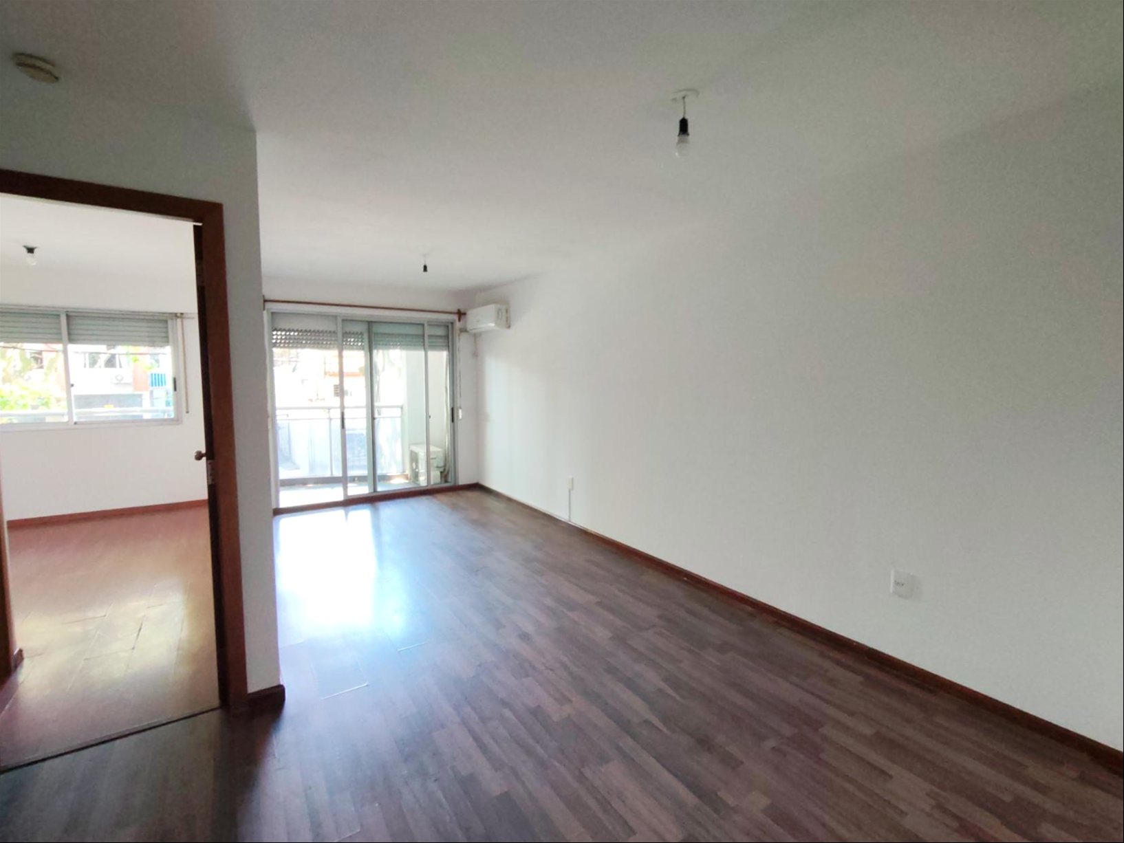 Alquiler apartamento de 1 dormitorio con terraza y cochera · Foto 4