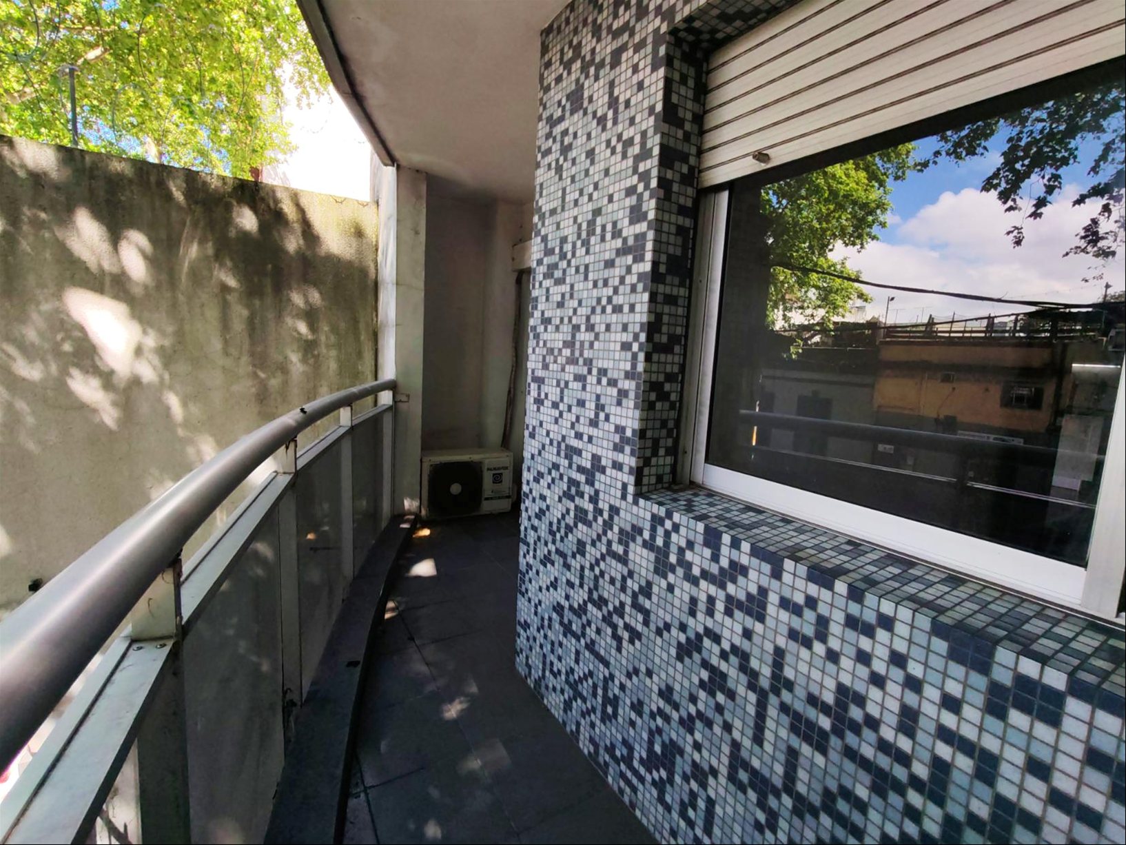 Alquiler apartamento de 1 dormitorio con terraza y cochera · Foto 5