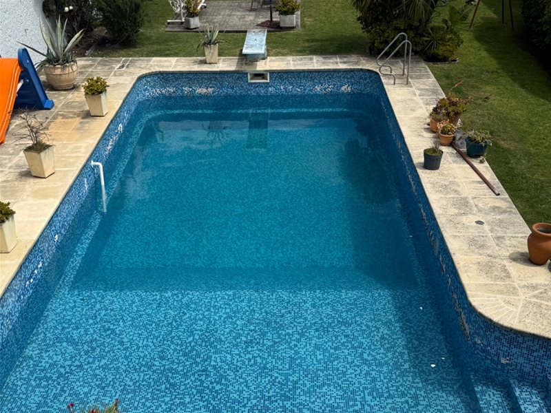 Excelente chalet de 4 buenos dormitorios con las mejores comodidades sobre Pablo Podesta casi Bolivia ! - foto 2