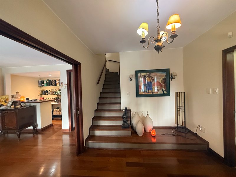 Excelente chalet de 4 buenos dormitorios con las mejores comodidades sobre Pablo Podesta casi Bolivia ! - foto 3