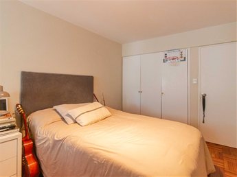 Venta apartamento Pocitos de 3 dormitorios y servicio garaje Exclusivo a metros Plaza Gomensoro y Rambla - foto 6