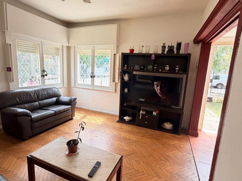 Venta de casa de 2 plantas, 2 dormitorios, garaje, jardín, patio. Malvín nuevo. PEYROU - foto 2