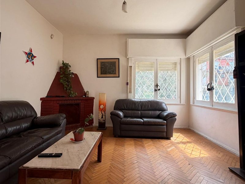 Venta de casa de 2 plantas, 2 dormitorios, garaje, jardín, patio. Malvín nuevo. PEYROU - foto 3