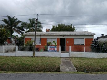 Casa de 3 Dormitorios, zona 18 de mayo.