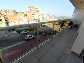 Alquiler Apartamento Malvin Terraza 2 Dormitorios 2 Baños Garaje
