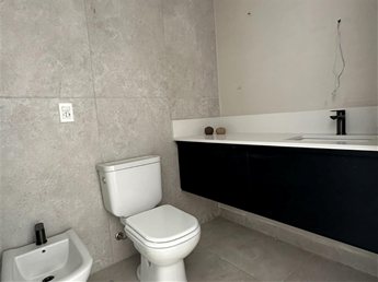 Apartamento en Carrasco Barrios con Seguridad