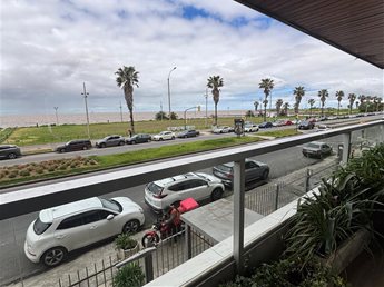 Rambla Punta Carretas, venta apartamento 3 dormitorios y servicio, 2 garajes - foto 4