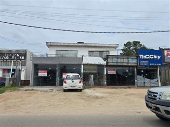 AMPLIO LOCAL CENTRO COMERCIAL SOBRE AV. GIANNATTASIO Alquiler Solymar Ciudad de la Costa