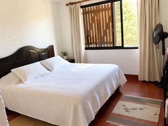 Hermosa Casa a 100 metros del mar, piscina, gran jardín, disponible enero 2027 - foto 5