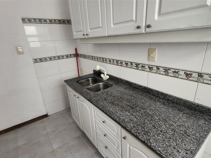 ALQUILER APARTAMENTO POCITOS 2 DORMITORIOS BAÑO AZOTEA AMPLIA - foto 3