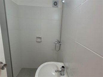 Alquiler monoambiente al frente vivienda u oficina - foto 7