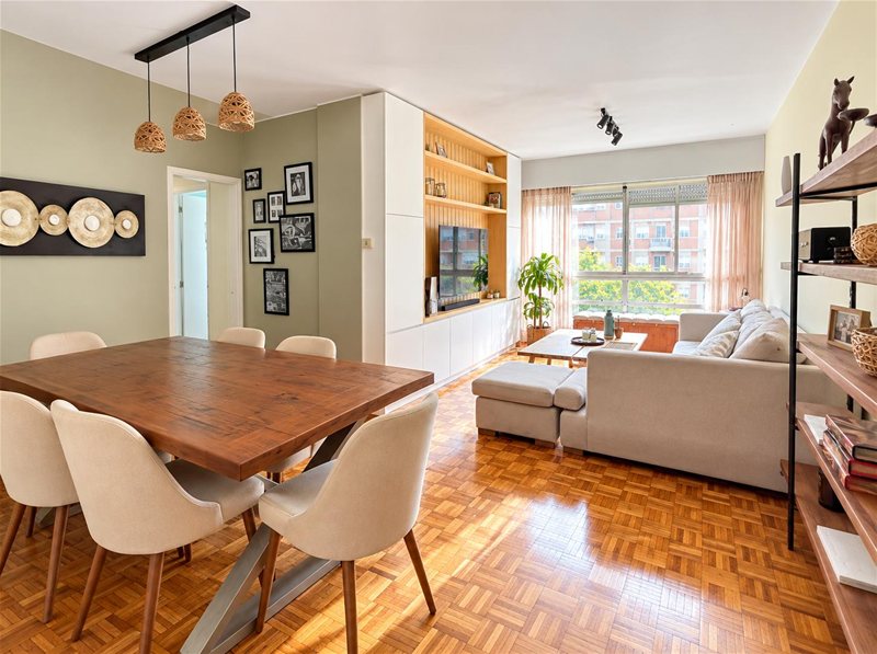 Venta apartamento Piso alto 4 dormitorios 2 baños Garaje Pocitos Berro y Barreiro - foto 4