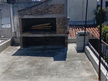 SIN GASTOS COMUNES CALLE GILBERT GRAN PARRILLERO Y ESTUFA A LEÑA