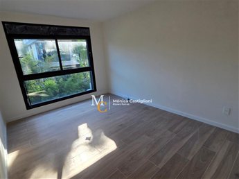 Apartamento en Carrasco Barrios con Seguridad