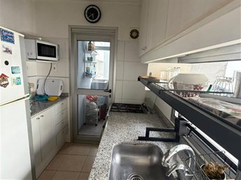 VENTA APTO 2 DORMITORIOS 2 BAÑOS, GARAGE DOBLE, TRES CRUCES