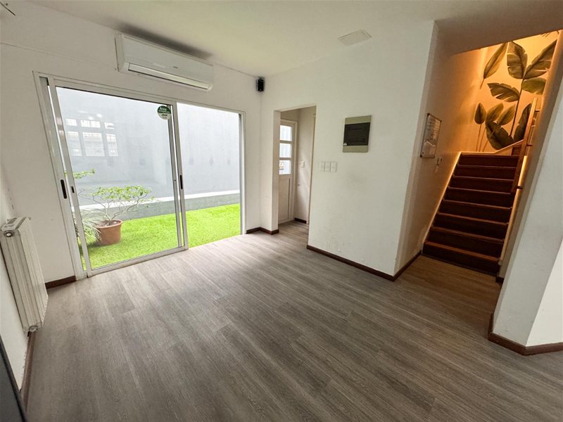 Venta de casa de 4 dormitorios en Punta Carretas. - foto 2