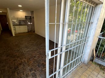 MONOAMBIENTE EN ALQUILER CON BALCÓN. ZONA CENTRO - foto 4