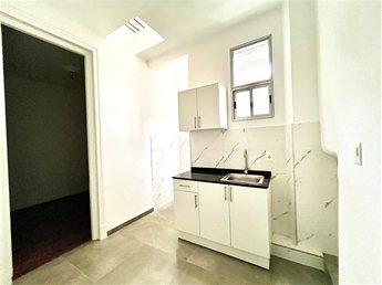 CENTRO SUR . Apartamento cocina comedor ,  2 dormitorios , 1 baño , 2 terrazas , piso alto . G. Com $ 5.000. Excelente estado. Andes y 18. - foto 7