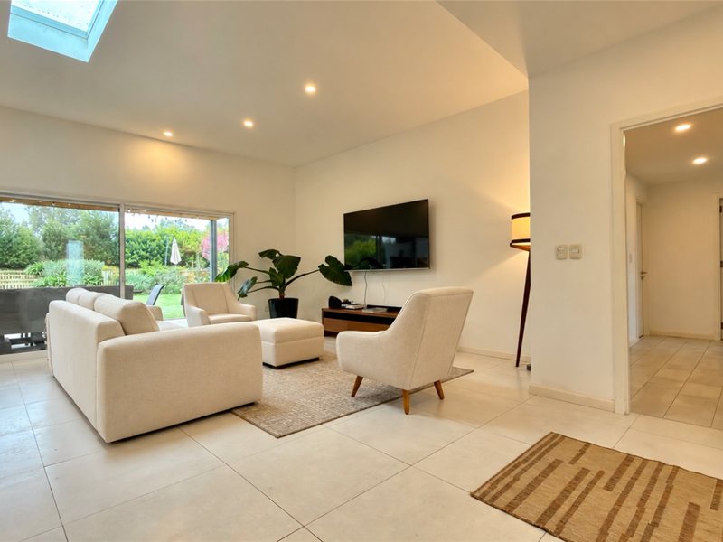 Moderna casa de una planta en Mirador de La  Tahona en venta - foto 3
