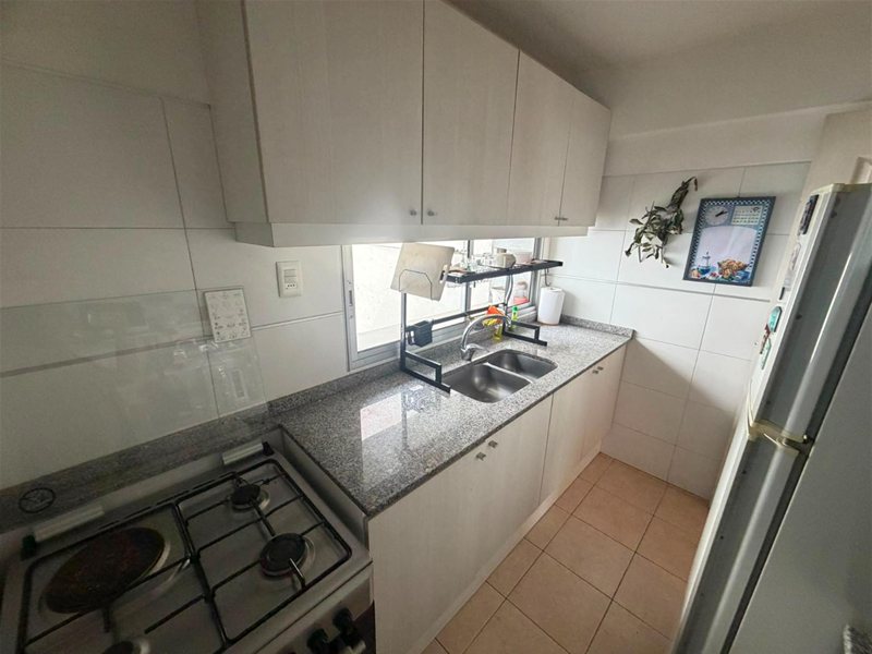 VENTA APTO 3 CRUCES, 2 DORMITORIOS, 2 GARAGES. - foto 2