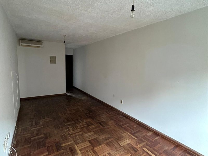 En una de las zonas más buscadas de Pocitos, frente a Plaza Varela, se vende apartamento de 1 dormitorio con patrio exclusivo - foto 3