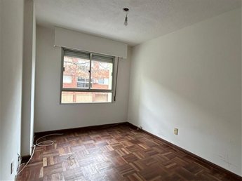 En una de las zonas más buscadas de Pocitos, frente a Plaza Varela, se vende apartamento de 1 dormitorio con patrio exclusivo - foto 4