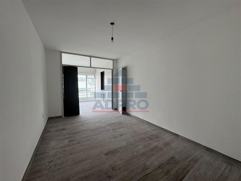 ALQUILER AMPLIO MONOAMBIENTE EN EL CENTRO. - foto 4